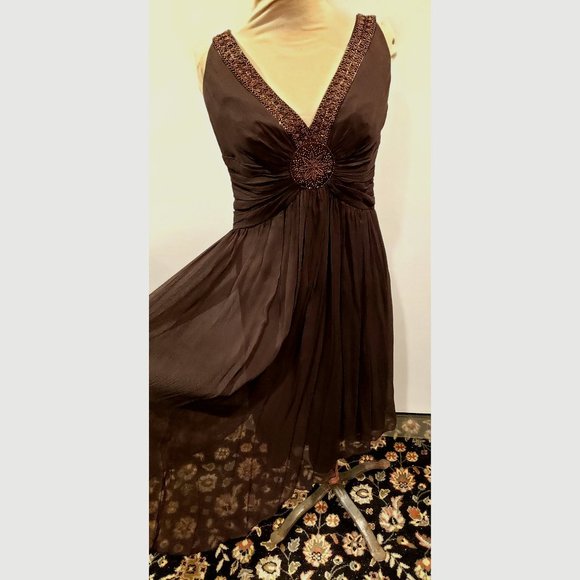 Maggy London, Silk formal Dress  with Beaded Neckline size 10 - Picture 1 of 8